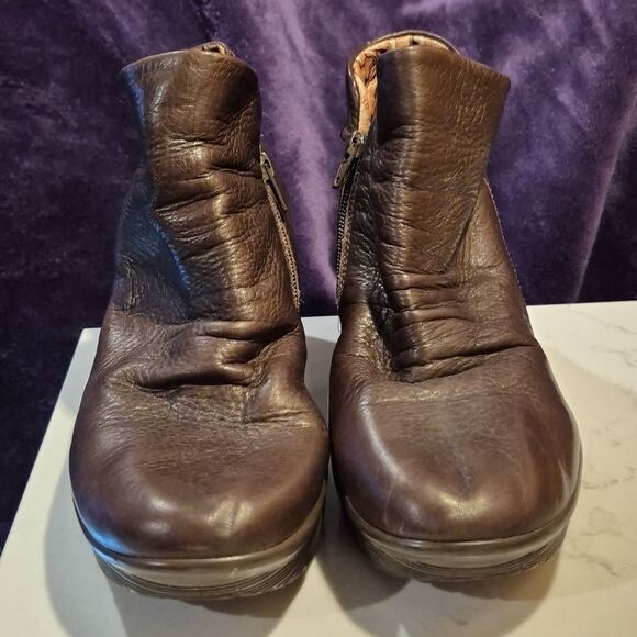 Skechers 8.5 Dark Brown Soft Leather Wedge Booties - Picture 4 of 8